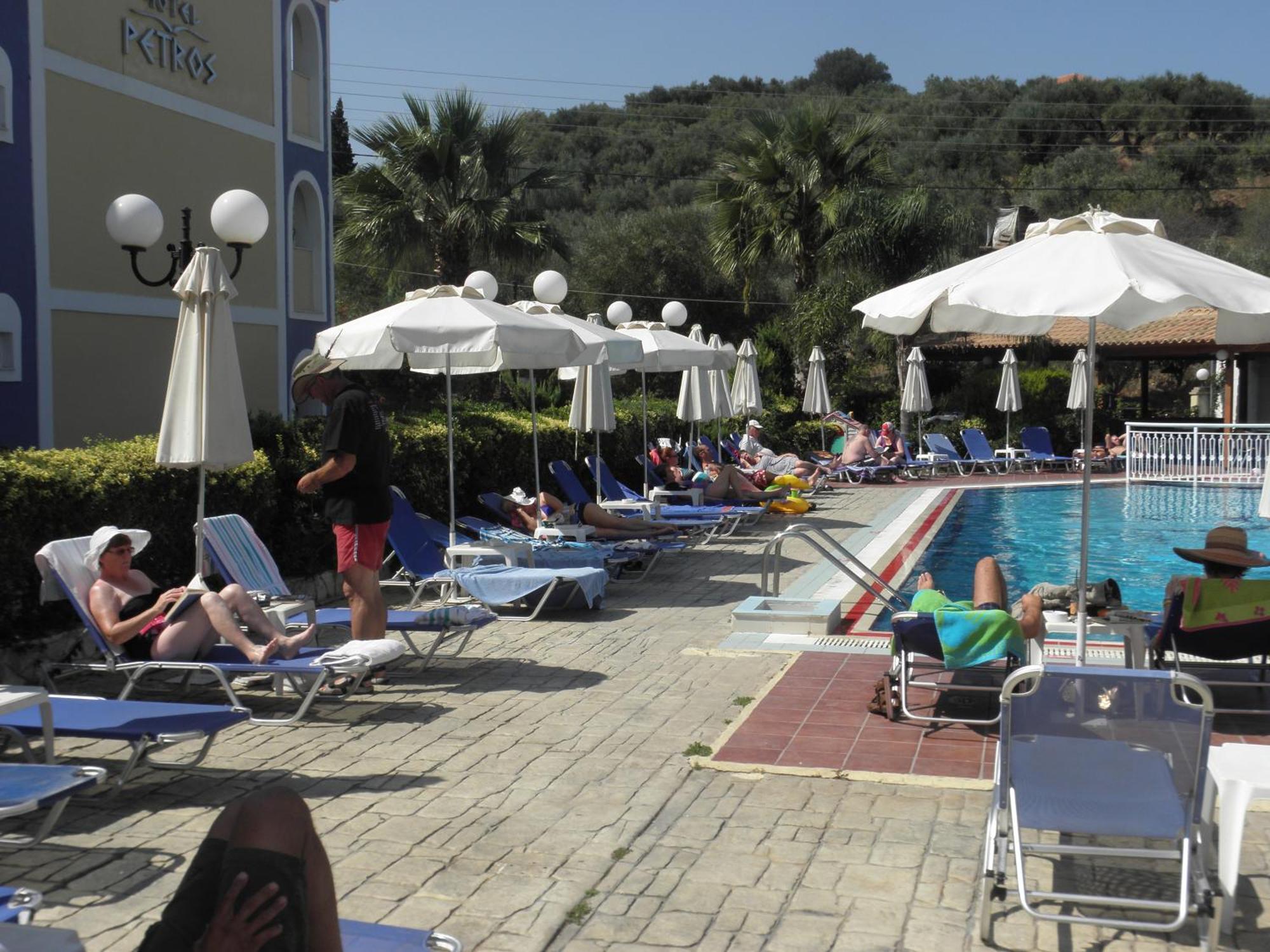 Hotel Petros Tsilivi  Exteriör bild